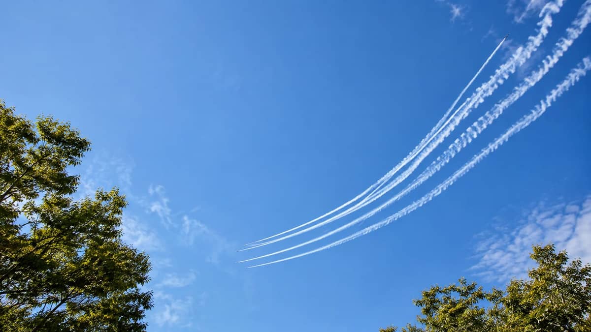アジア大会の開会式当日、ブルーインパルスが愛知上空を飛行 小牧基地発着の経路と通過時刻を公表 久屋大通公園で演目(イメージ画像)