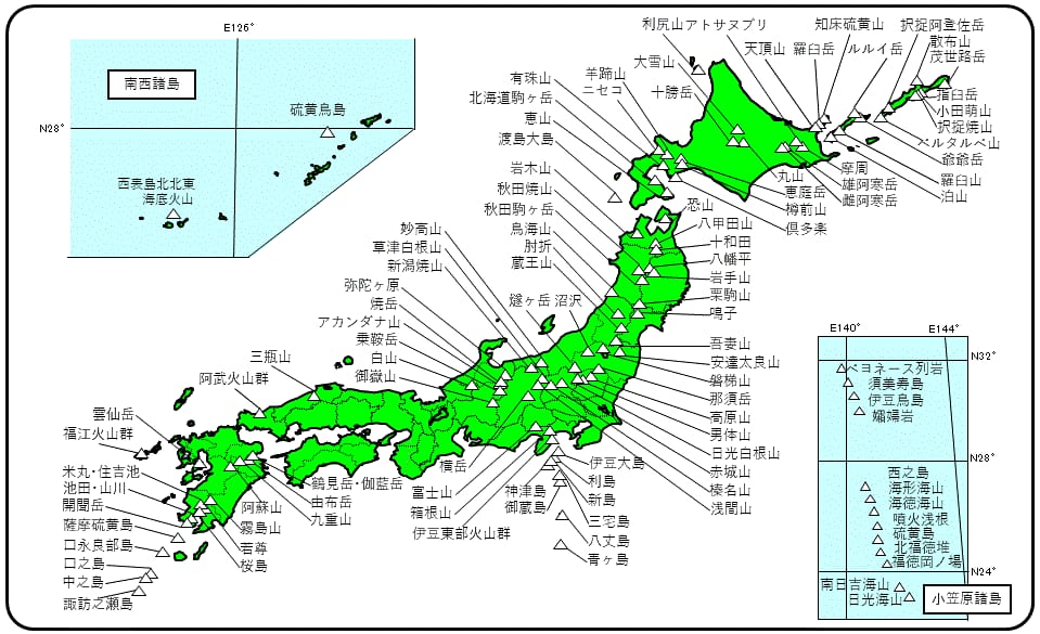 日本地図上に全国111の活火山の位置を赤い三角で示した分布図